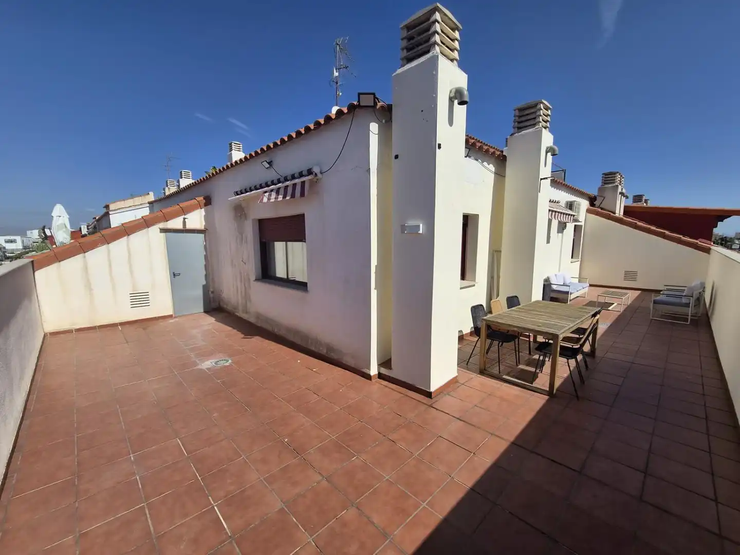 Terrasse von Dachboden zur Miete in Almazora / Almassora mit Klimaanlage, Heizung und Terrasse