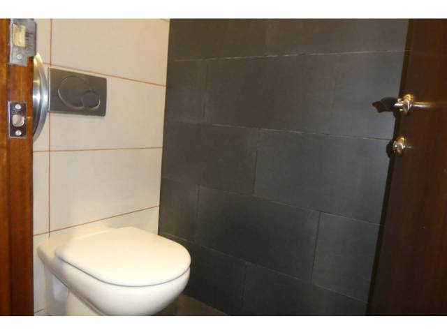 Local comercial en Alquiler en Carrer d'Àngel Guimerà en Sant Hipòlit de Voltregà