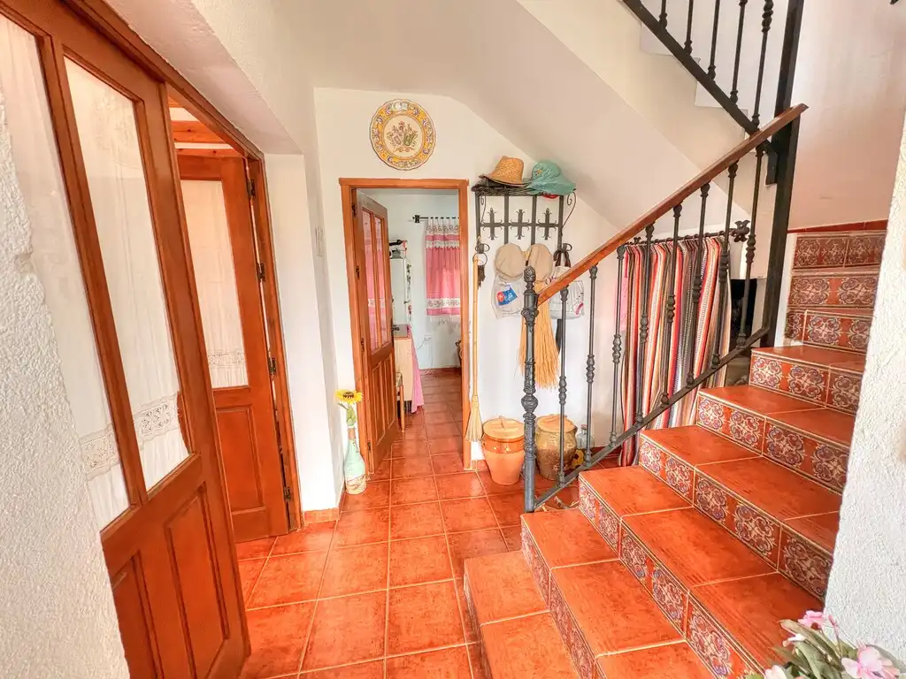 Country house zum Verkauf in Moclinejo mit Klimaanlage, Privatgarten und Terrasse