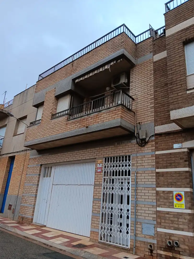 Adossat amb terrassa en venda a L'Aldea, imagen 2