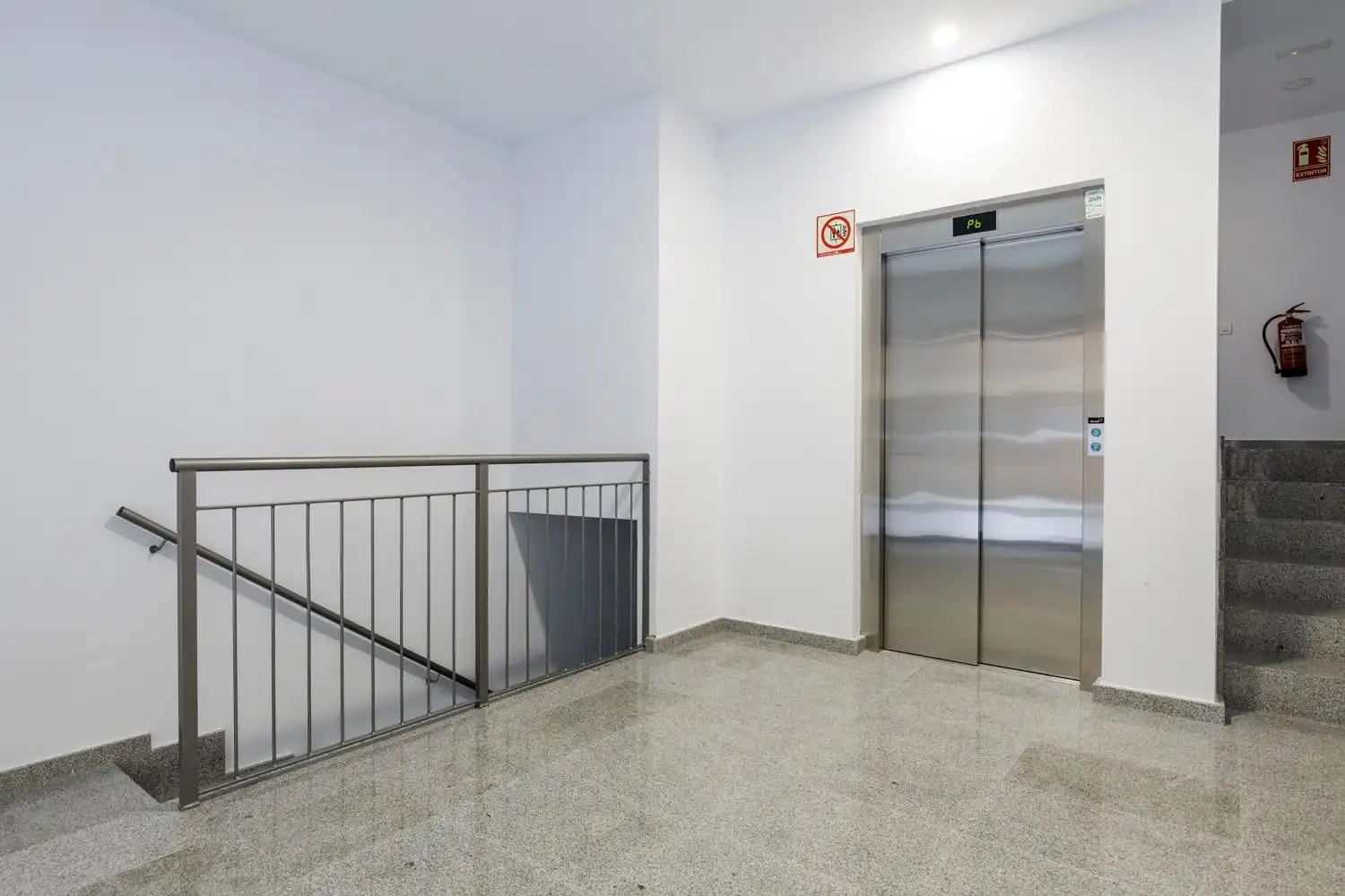 Dachboden zum Verkauf in Zaragoza mit Terrasse und Gemeinschaftspool