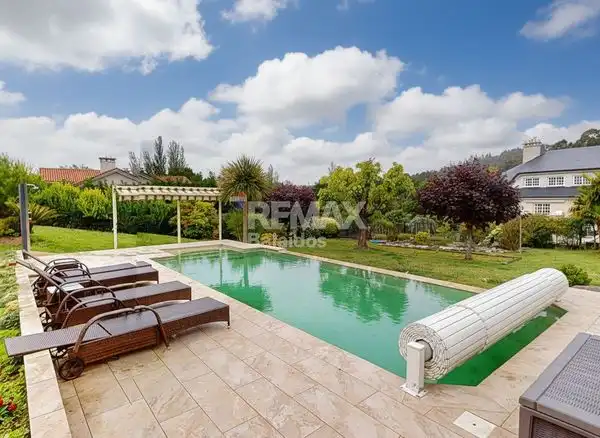Piscina de Casa o xalet en venda en A Cañiza   amb Calefacció, Jardí privat i Parquet