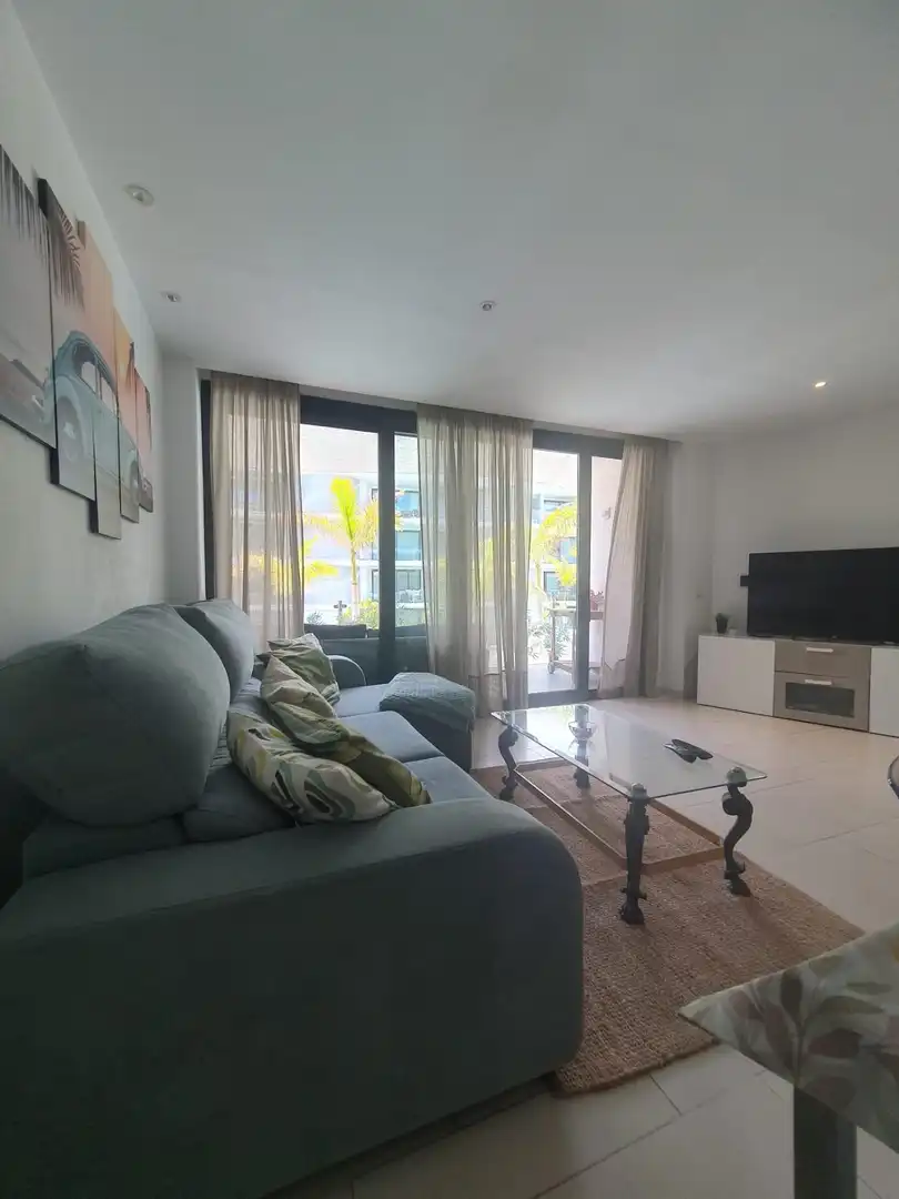 Sala d'estar de Apartament de lloguer en Arona amb Aire condicionat, Terrassa i Moblat