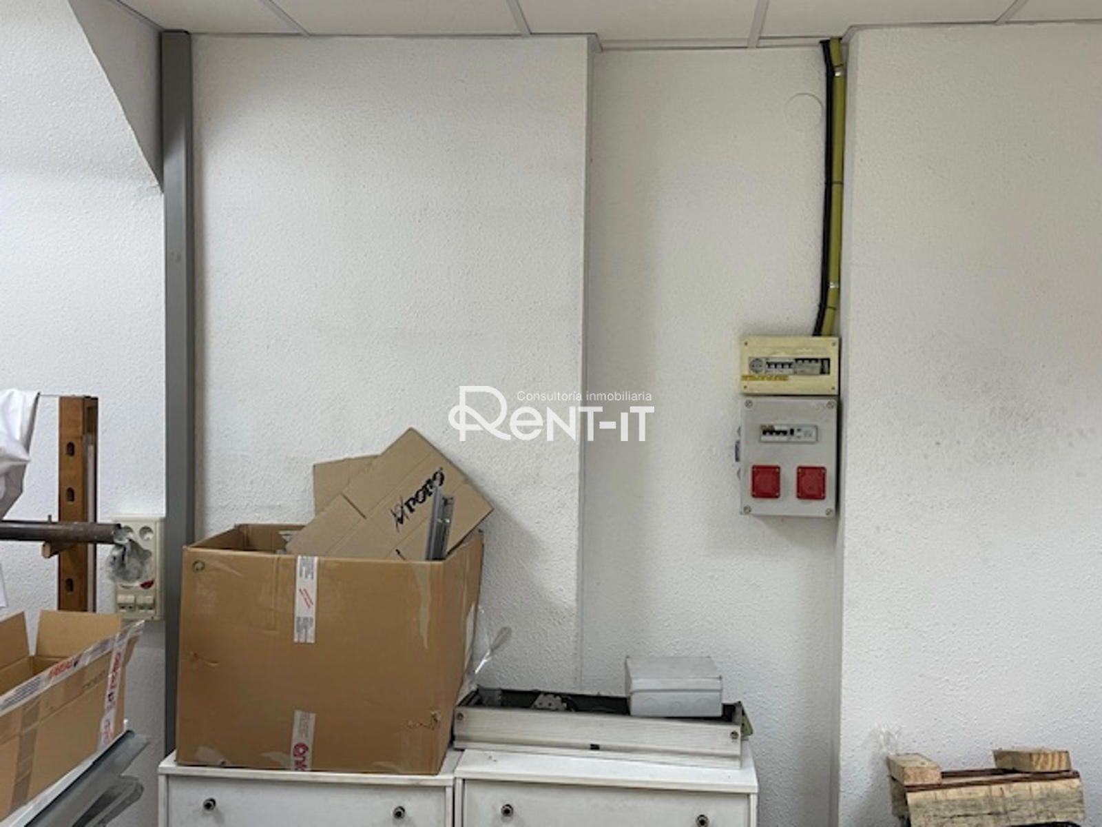 Premises for sale in L'Hospitalet de Llobregat  with Air Conditioner