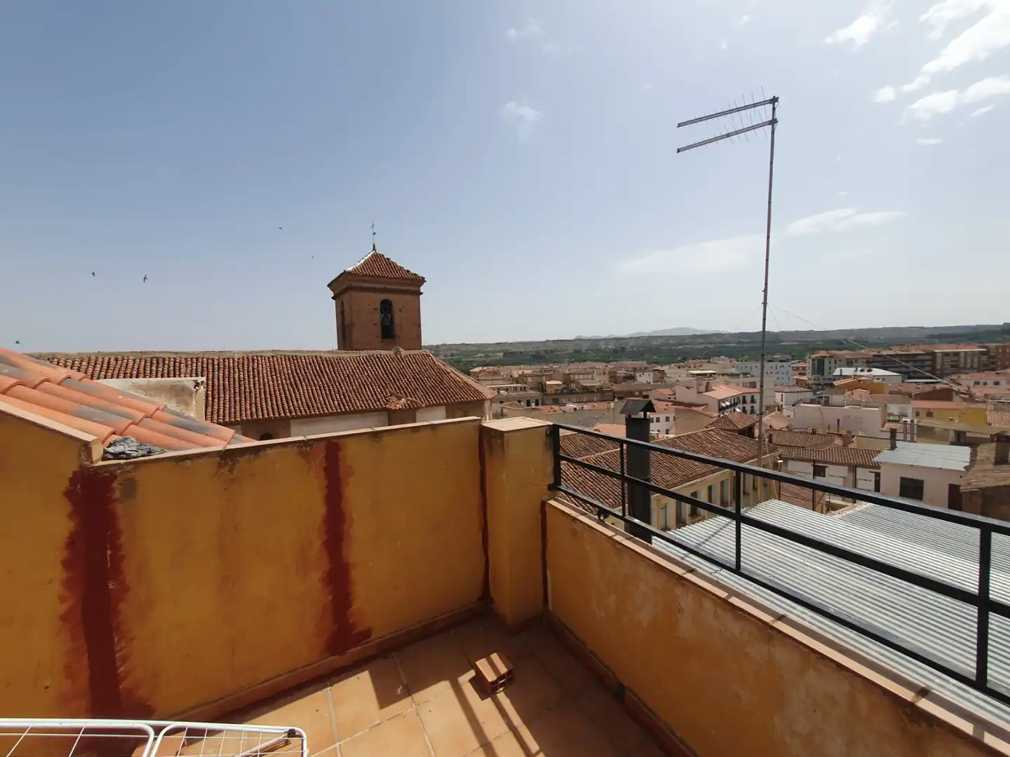 Vista exterior de Casa o xalet en venda en Guadix amb Terrassa i Moblat