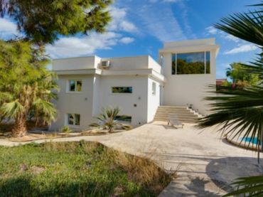 Villa con balcone in vendita a Avenida NACIONES