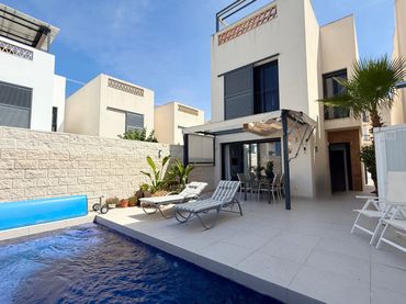 Maison jumelée avec piscine à vendre à Benijófar
