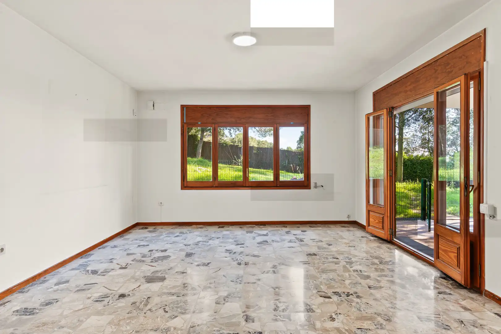 Sala d'estar de Casa o xalet en venda en Matadepera amb Calefacció, Jardí privat i Traster