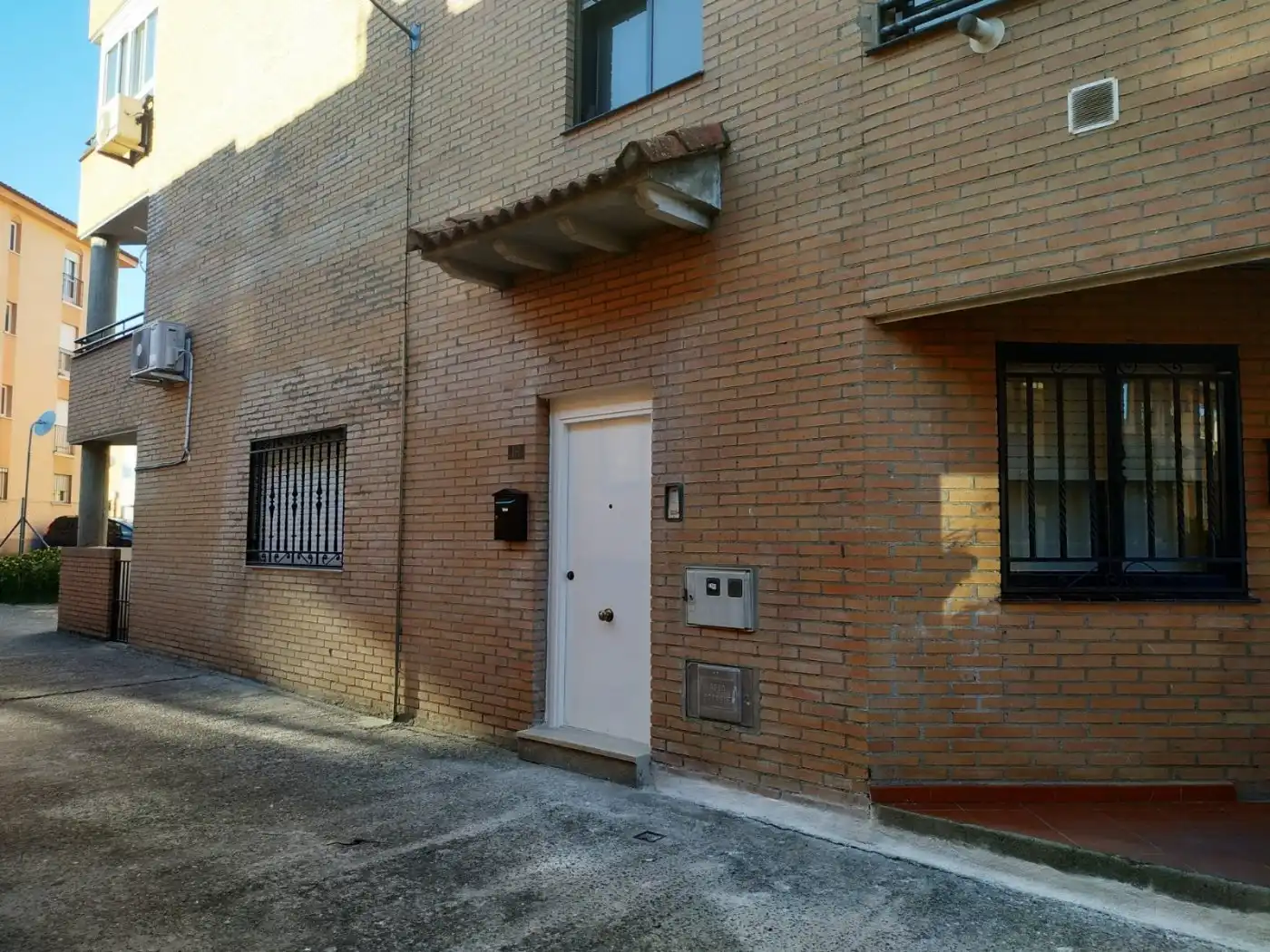Vista exterior de Pis de lloguer en Plasencia amb Calefacció, Terrassa i Moblat