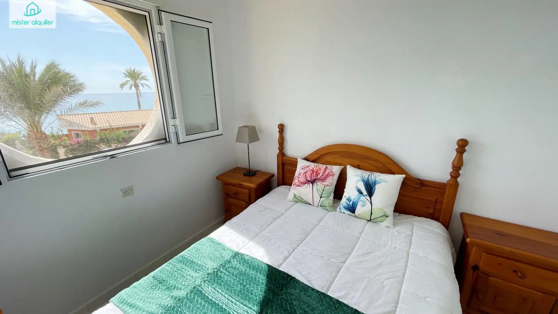 Habitación de Casa o chalet de alquiler en El Campello con Calefacción, Terraza y Amueblado