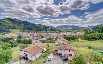 Vista exterior de Casa o xalet en venda en Markina-Xemein amb Aire condicionat i Terrassa