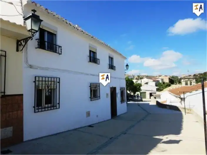 Vista exterior de Casa adosada en venda en Loja amb Traster