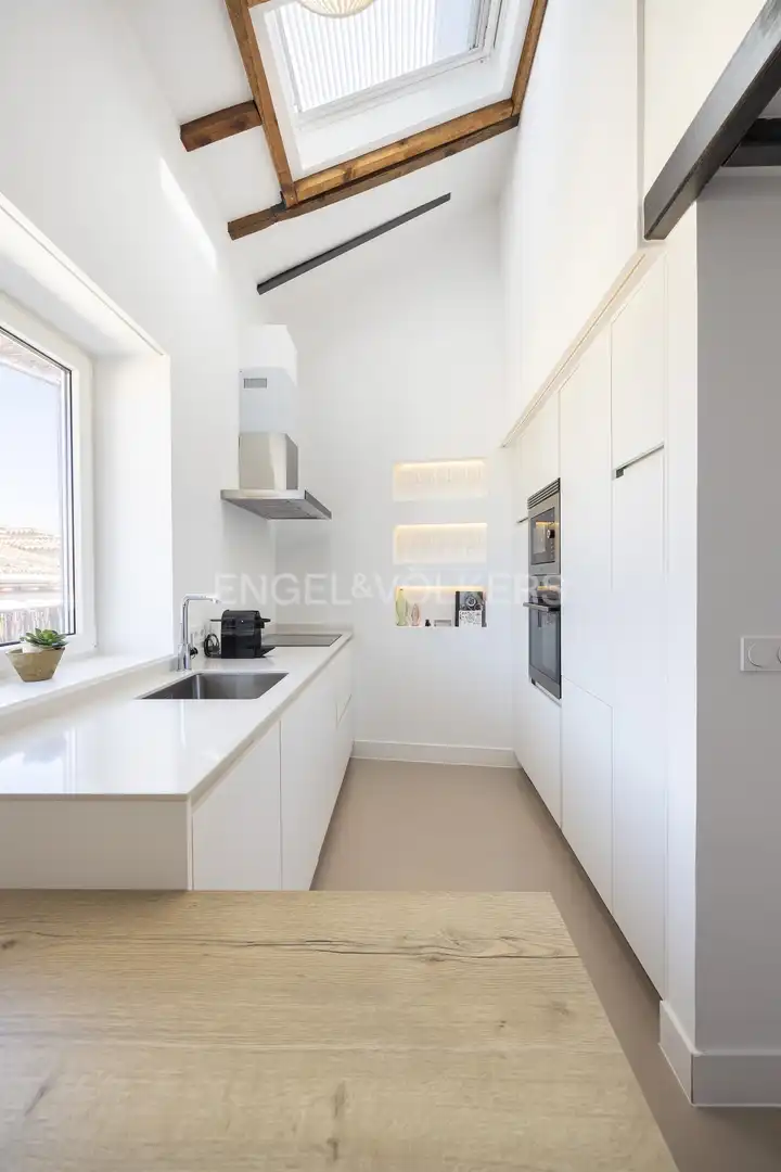 Cocina de Ático de alquiler en Madrid con Aire acondicionado, Calefacción y Terraza