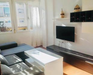 Living room of Flat to rent in  Granada Capital  with Furnished, Washing machine and Microwave