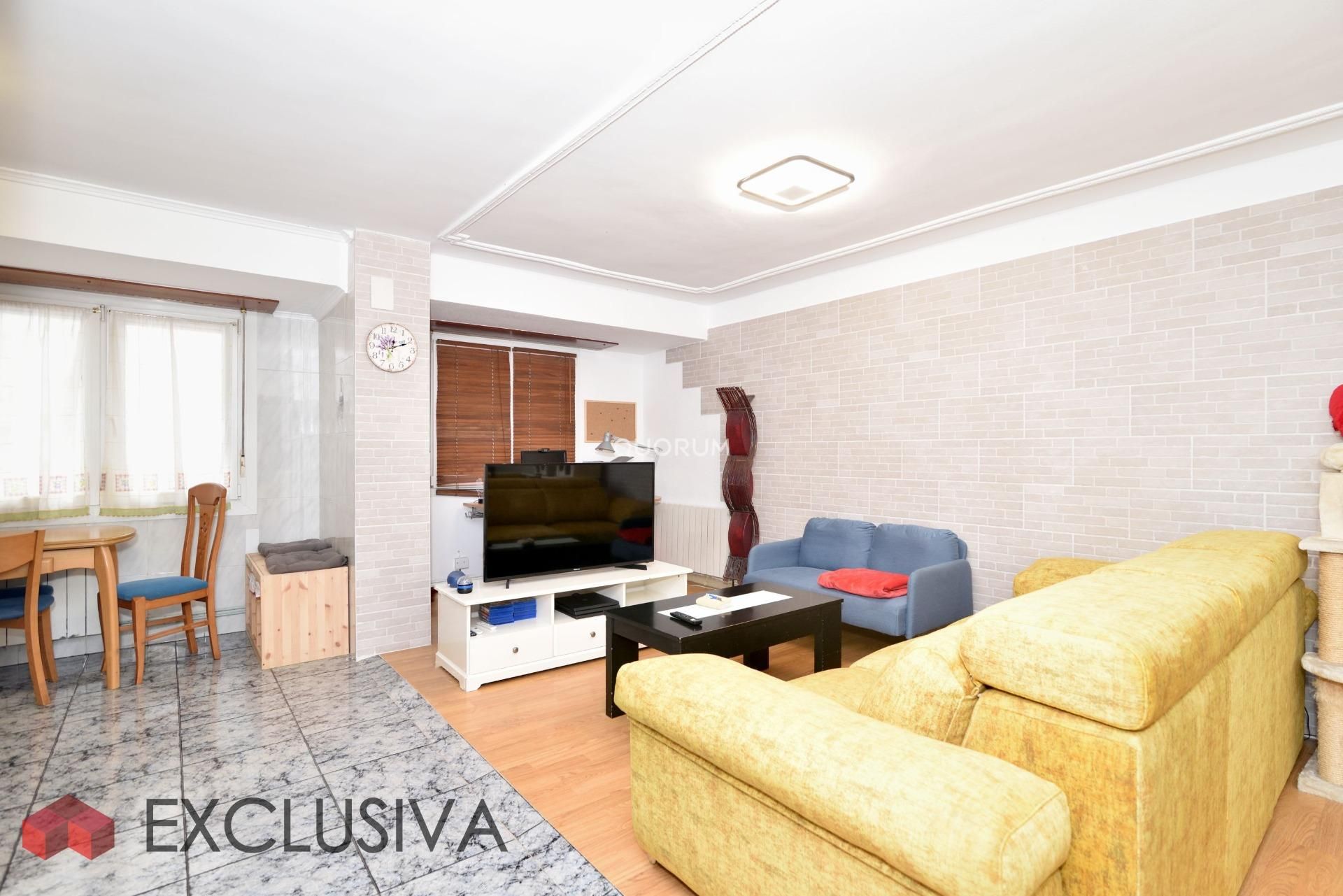 Living room of Flat for sale in Basauri   with Heating
