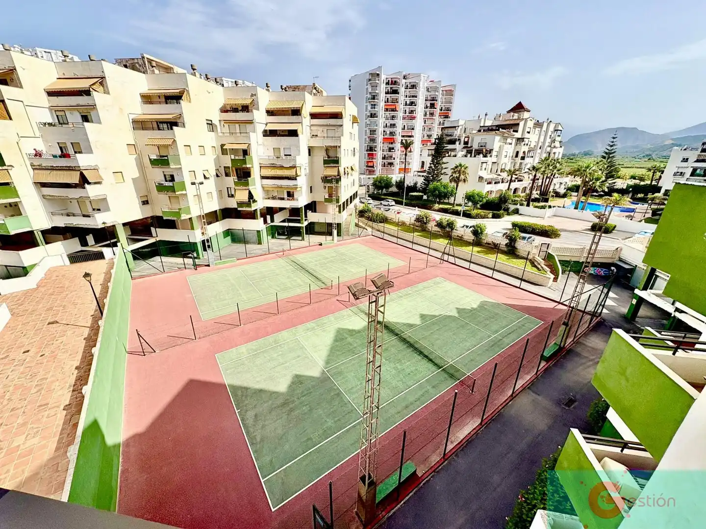 Apartament amb piscina en venda a Salobreña Costa