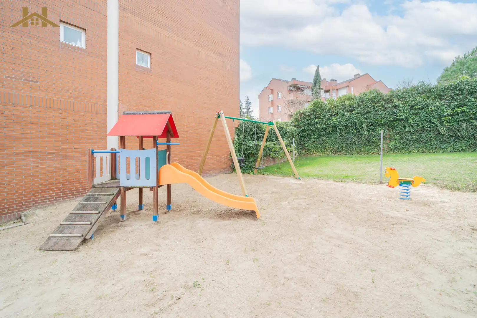Parkplatz von Maisonette zum Verkauf in Pozuelo de Alarcón mit Klimaanlage, Heizung und Terrasse