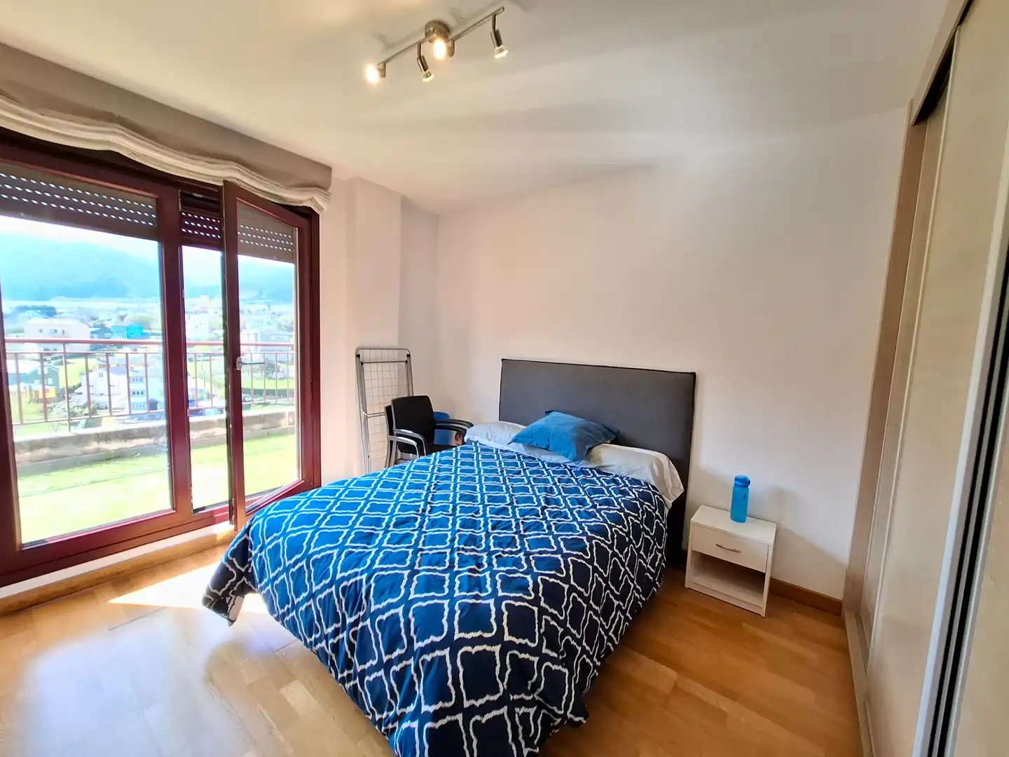 Habitación de Ático en venta en Viveiro con Terraza, Trastero y Amueblado