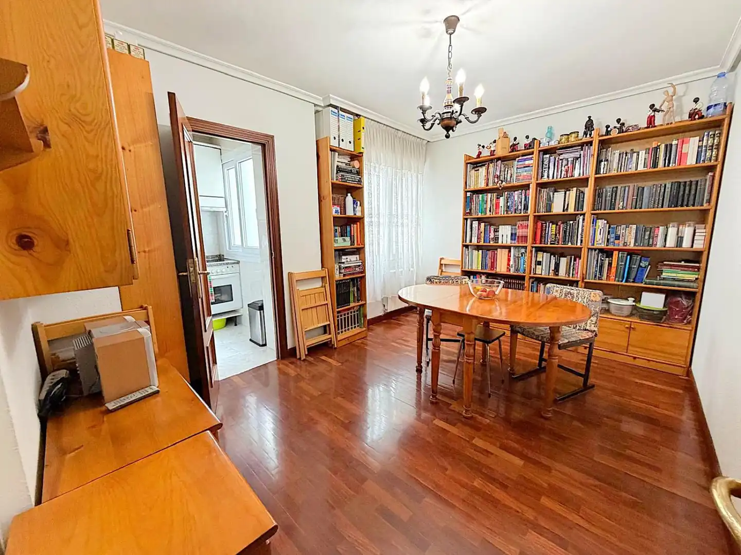Menjador de Pis en venda en Vitoria - Gasteiz amb Calefacció, Parquet i Terrassa