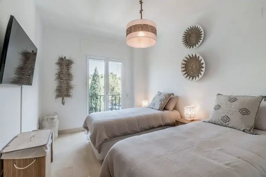Dormitori de Dúplex en venda en Marbella amb Aire condicionat, Terrassa i Moblat