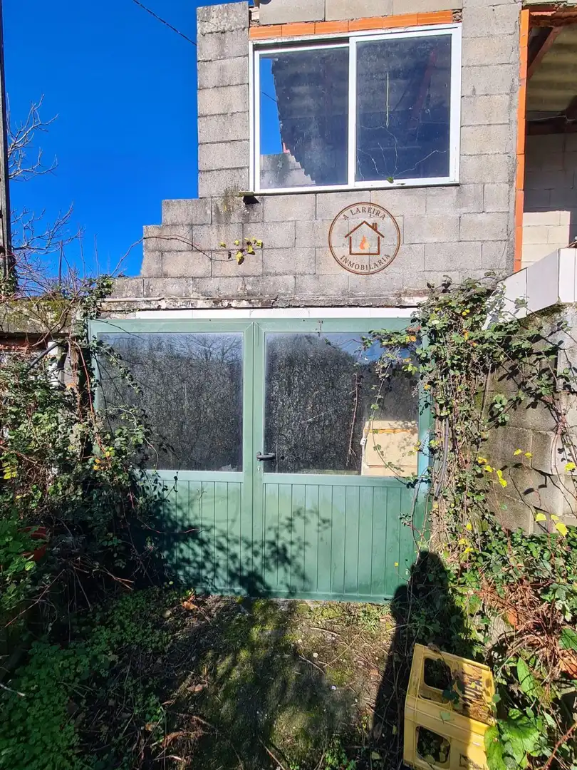 Vista exterior de Finca rústica en venda en Piñor amb Jardí privat