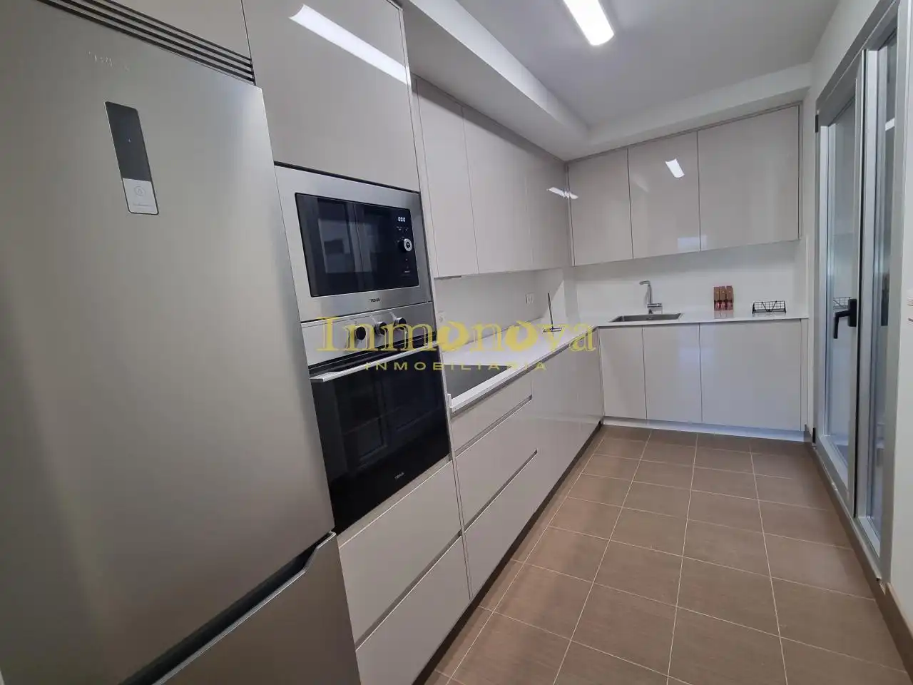 Cocina de Piso de alquiler en Cangas  con Calefacción, Amueblado y Balcón
