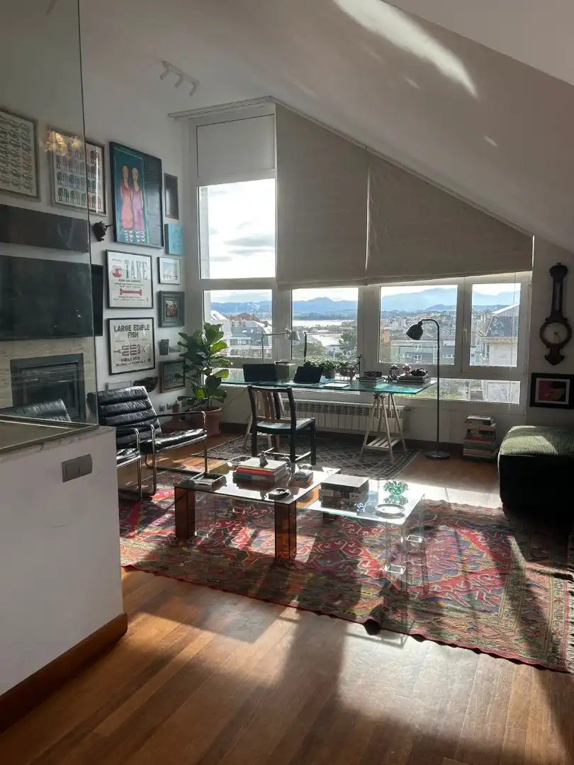 Sala de estar de Dúplex en venta en Santander con Calefacción, Parquet y Terraza