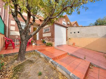 Casa pareada con jardín en venta en Torrecastillo