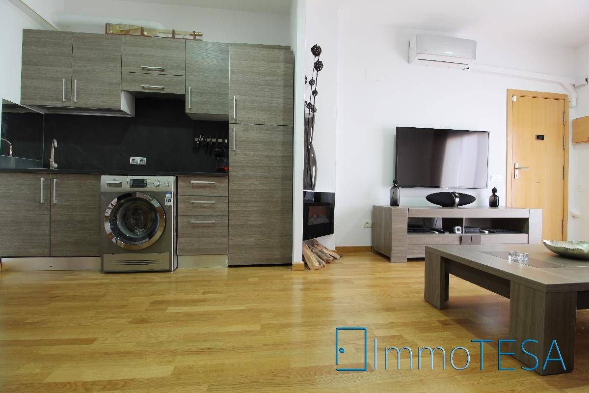 Living room of Flat for sale in Barberà del Vallès  with Air Conditioner and Parquet flooring