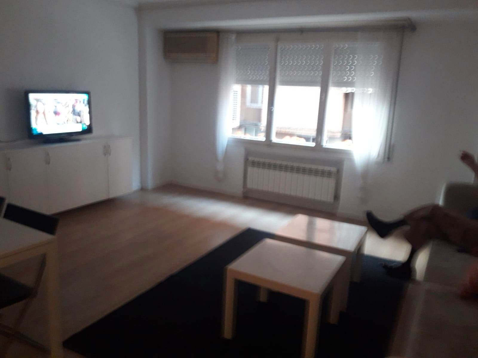 Sala de estar de Piso de alquiler en  Zaragoza Capital con Calefacción, Parquet y Amueblado
