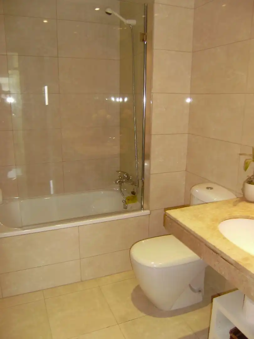 Bathroom of Flat for rent in Badalona  with Air Conditioner, Heating and Terrace