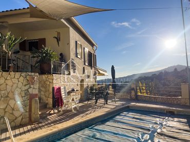 Casa con piscina in vendita a tres turons s/n