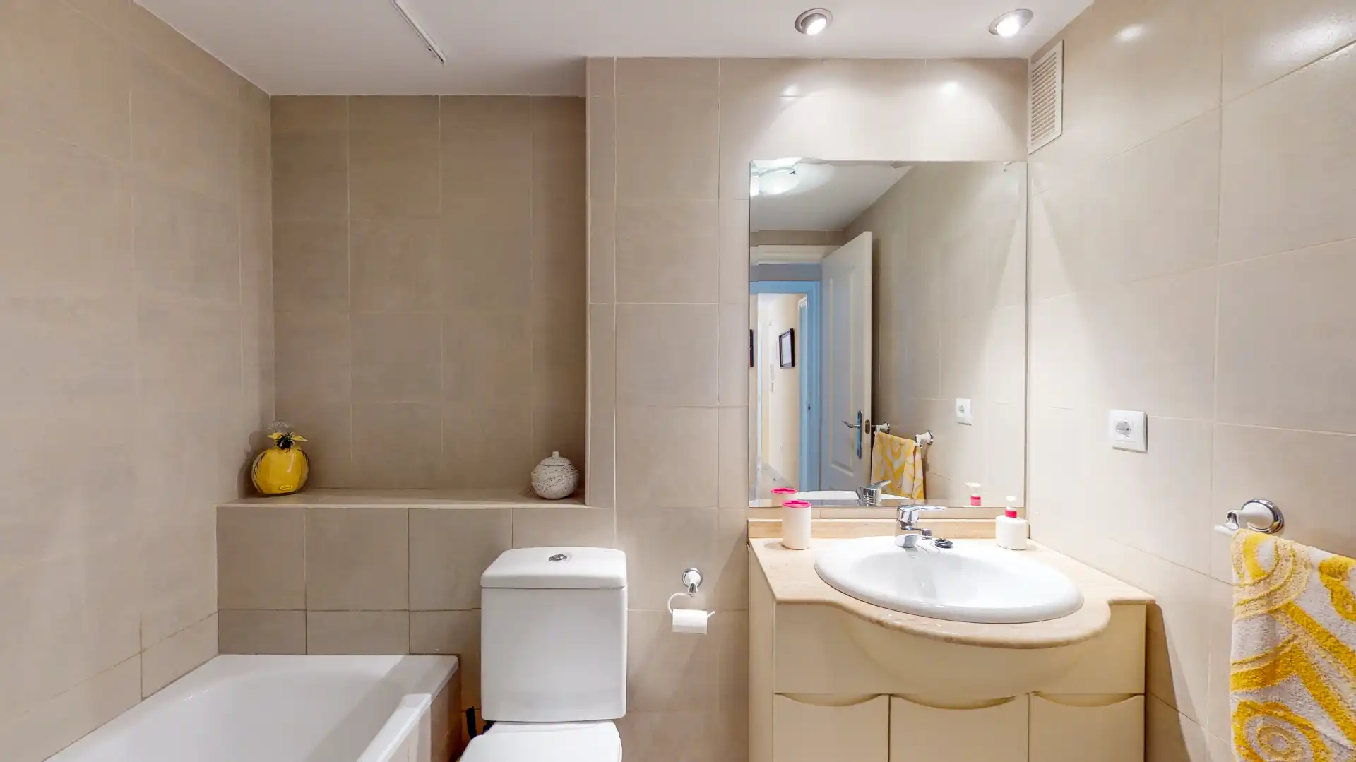 Bathroom of Apartments for rent in Dénia  with Air Conditioner, Heating and Terrace