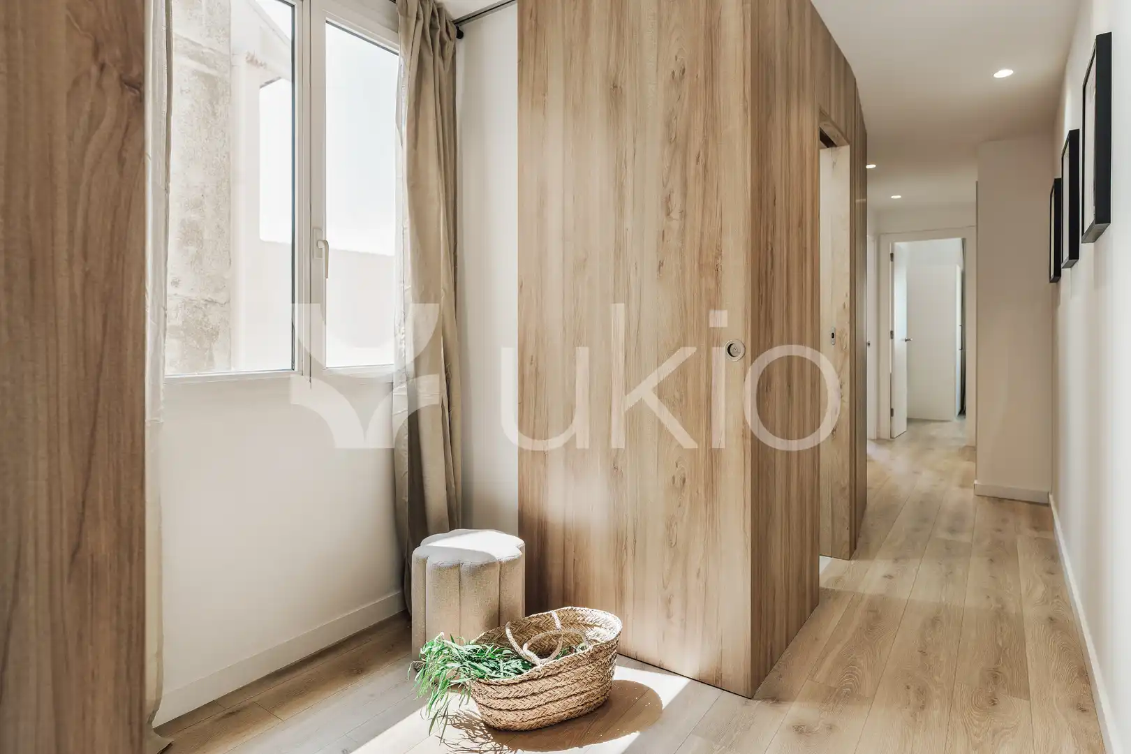 Dormitori de Apartament de lloguer en Barcelona amb Aire condicionat, Calefacció i Moblat