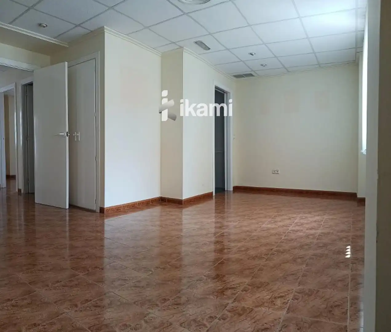 Oficina en venta en Dénia con Calefacción, Terraza y Internet
