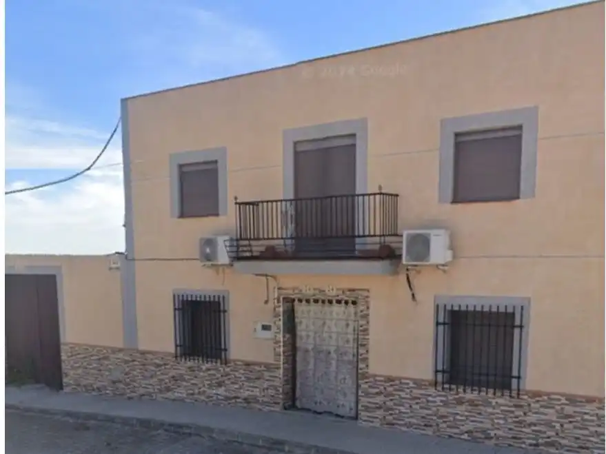 Casa amb jardí en venda a EX-338 54