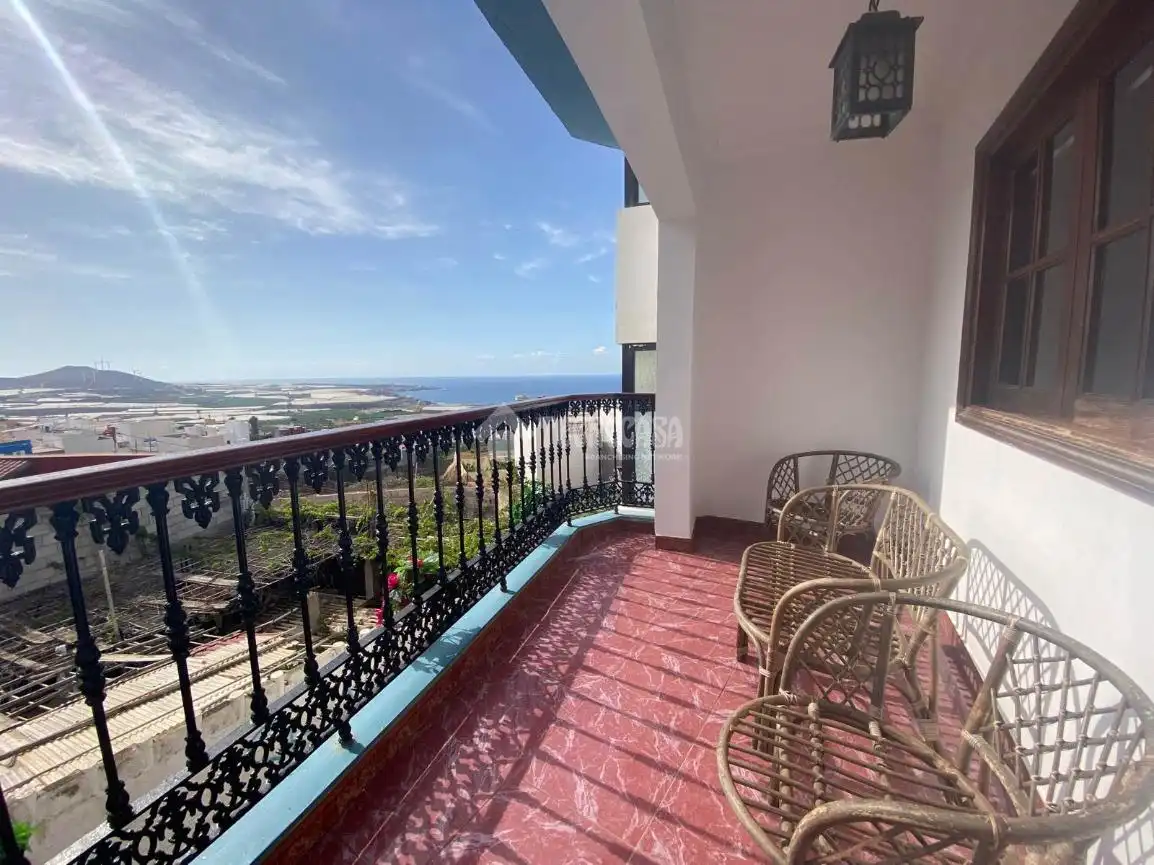 Vista exterior de Piso en venta en Gáldar con Balcón