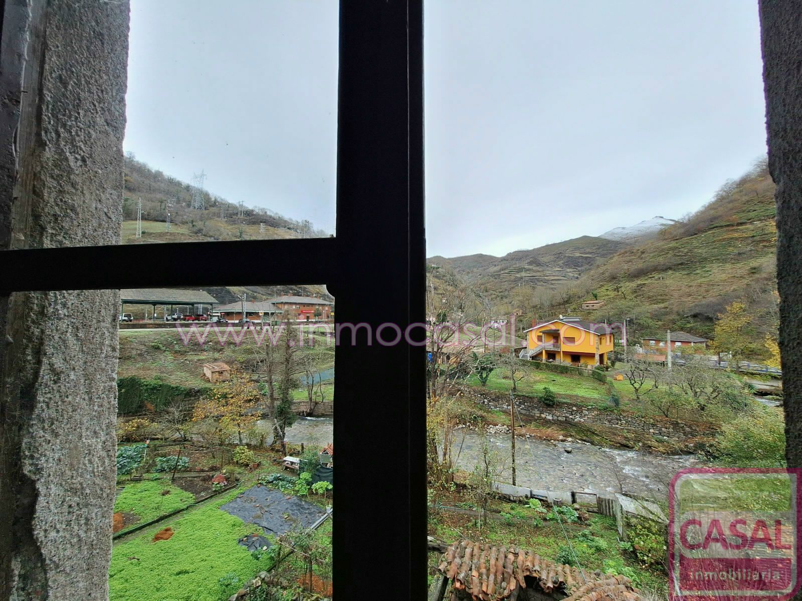 Exterior view of House or chalet for sale in Lena  with Storage room