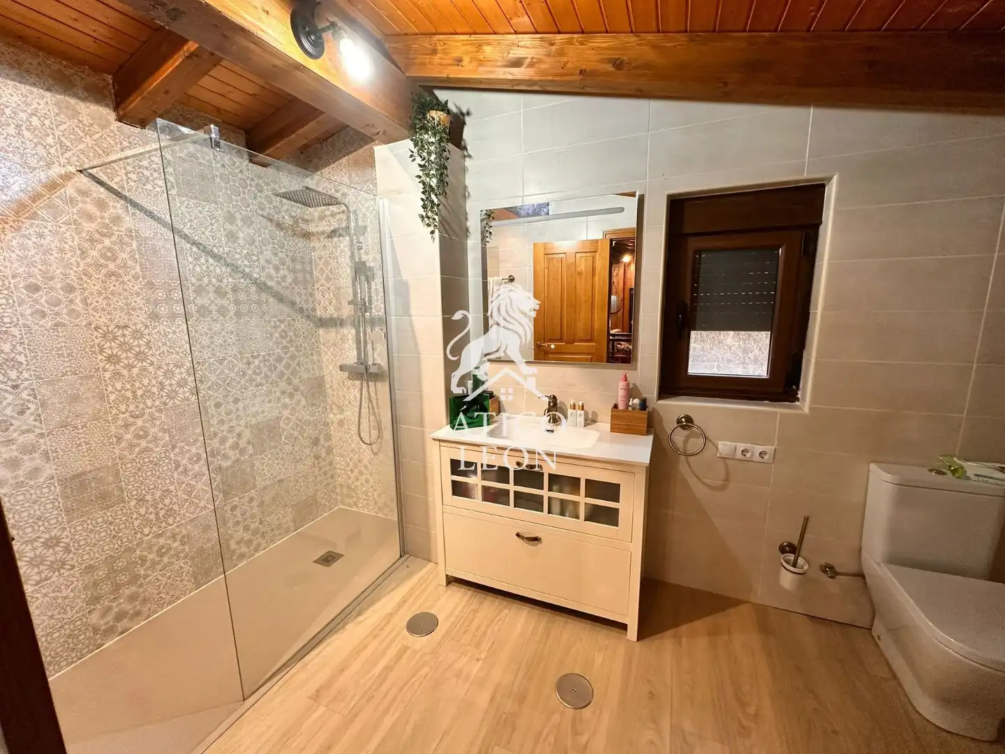 Baño de Casa o chalet en venta en Cuadros con Calefacción, Jardín privado y Trastero