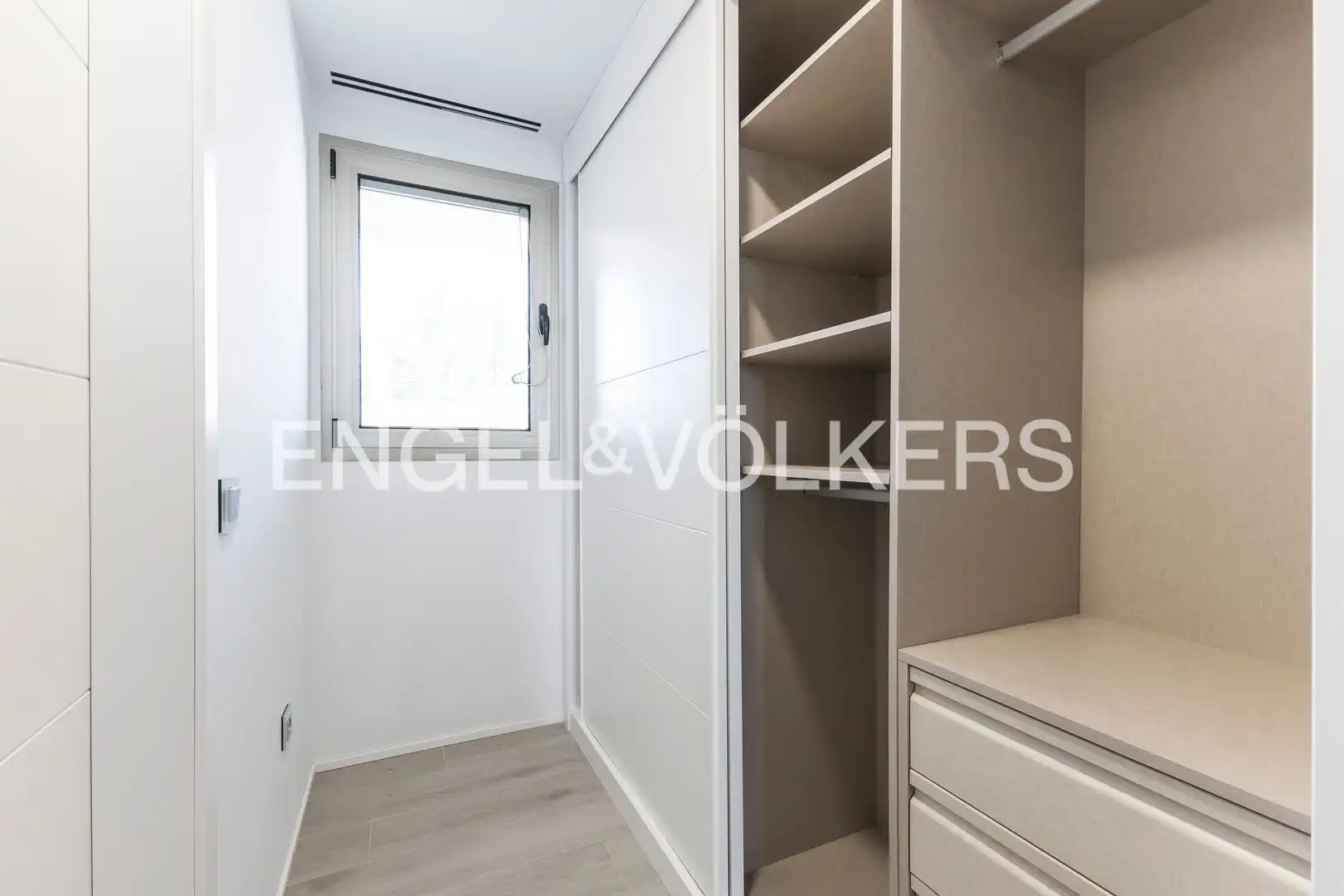 Habitación de Casa adosada en venta en Tres Cantos con Aire acondicionado, Calefacción y Jardín privado