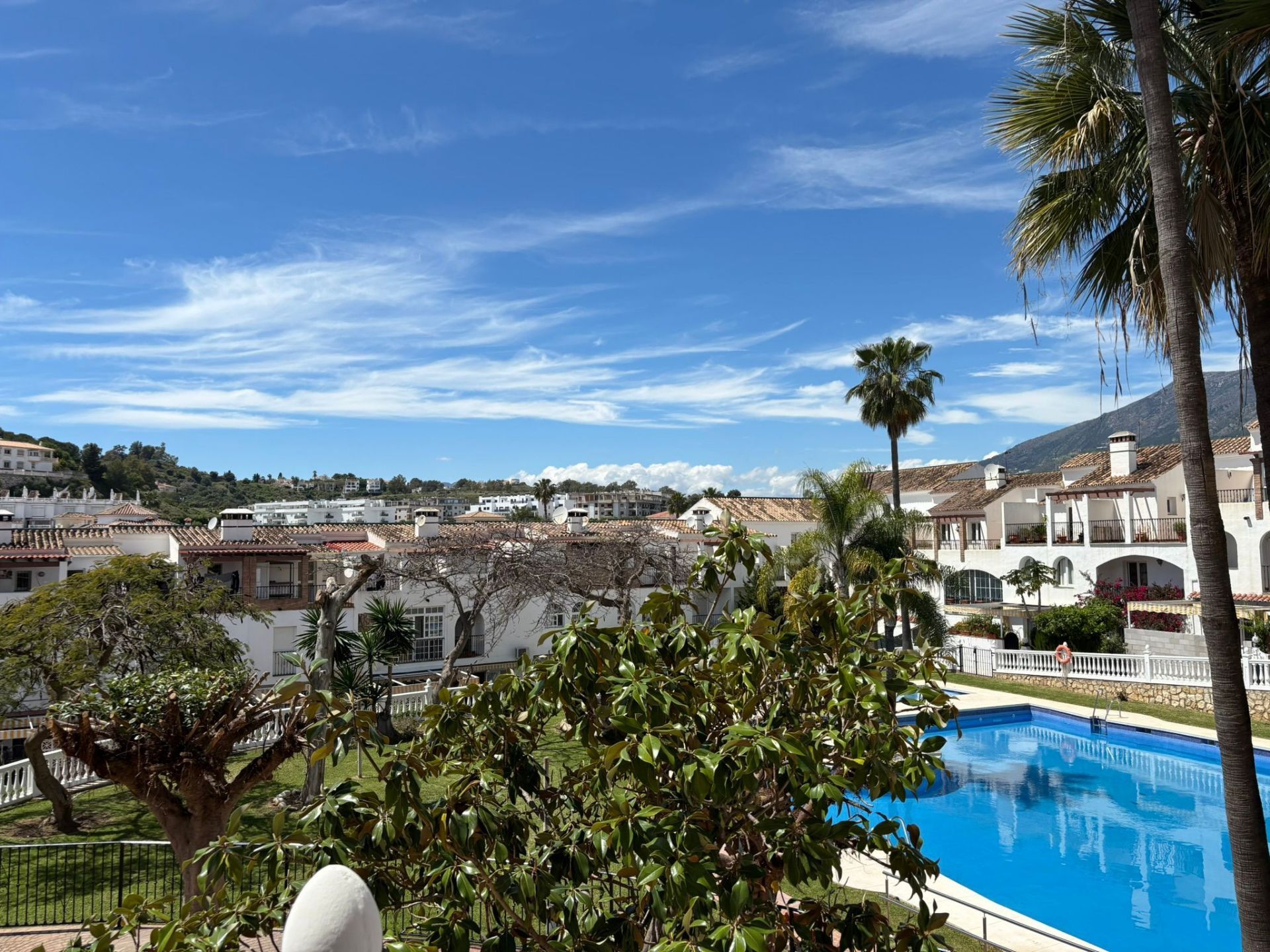 Vista exterior de Apartament en venda en Mijas amb Aire condicionat, Piscina i Piscina comunitària