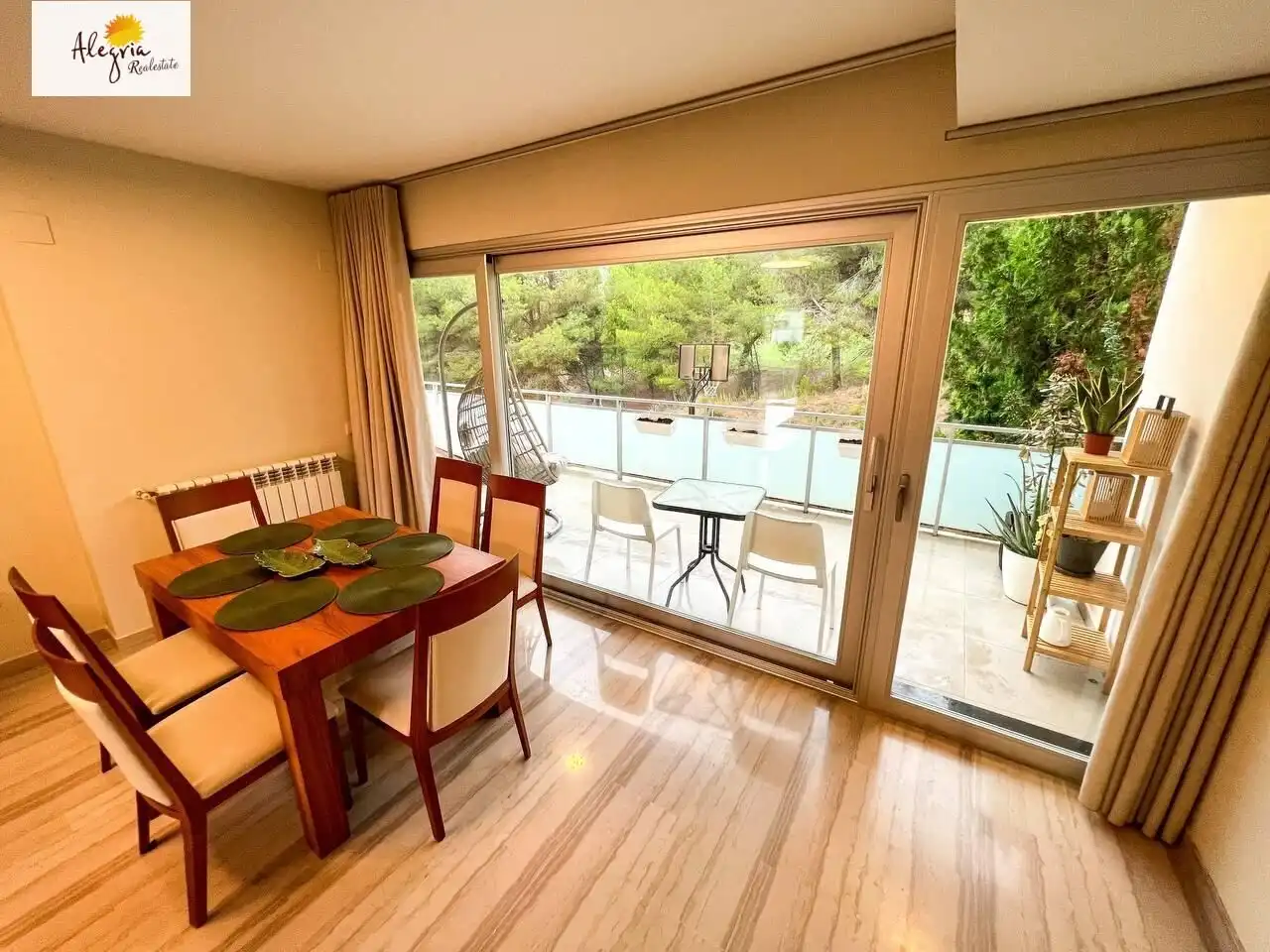 Comedor de Casa o chalet en venta en Chiva con Aire acondicionado, Calefacción y Jardín privado