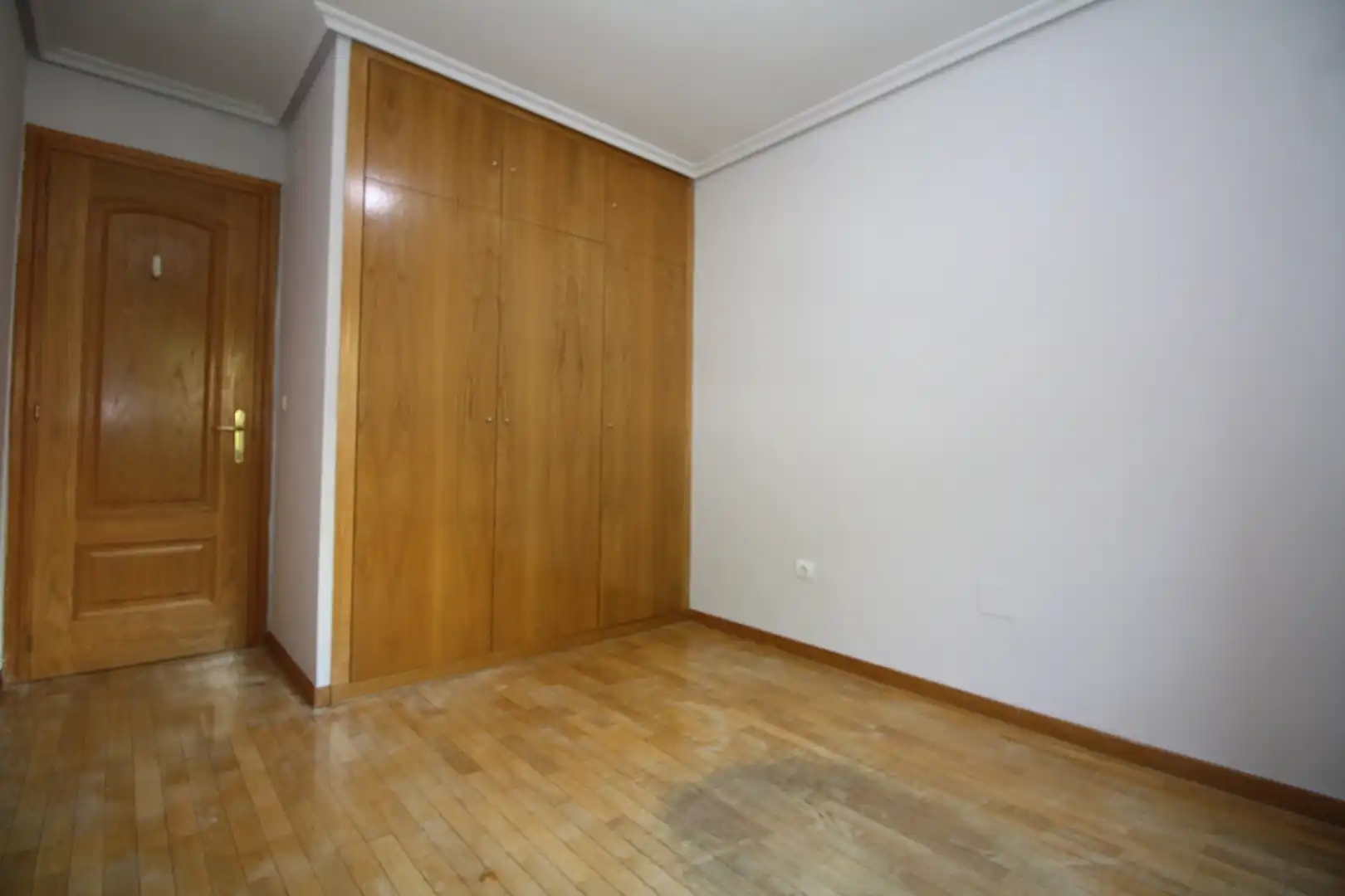 Dormitori de Pis de lloguer en Valladolid amb Calefacció, Parquet i Traster