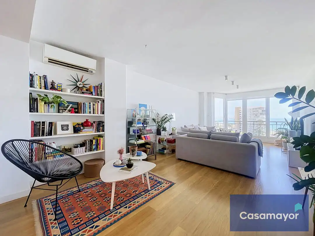 Sala d'estar de Dúplex en venda en Alicante / Alacant amb Aire condicionat
