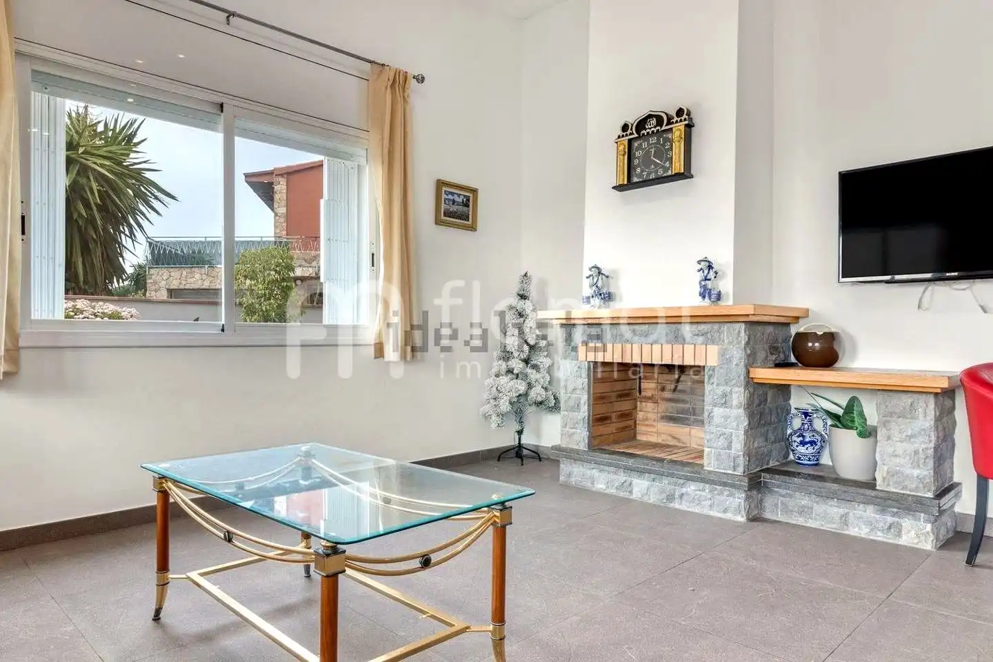 Sala d'estar de Casa o xalet en venda en Tordera amb Terrassa i Piscina
