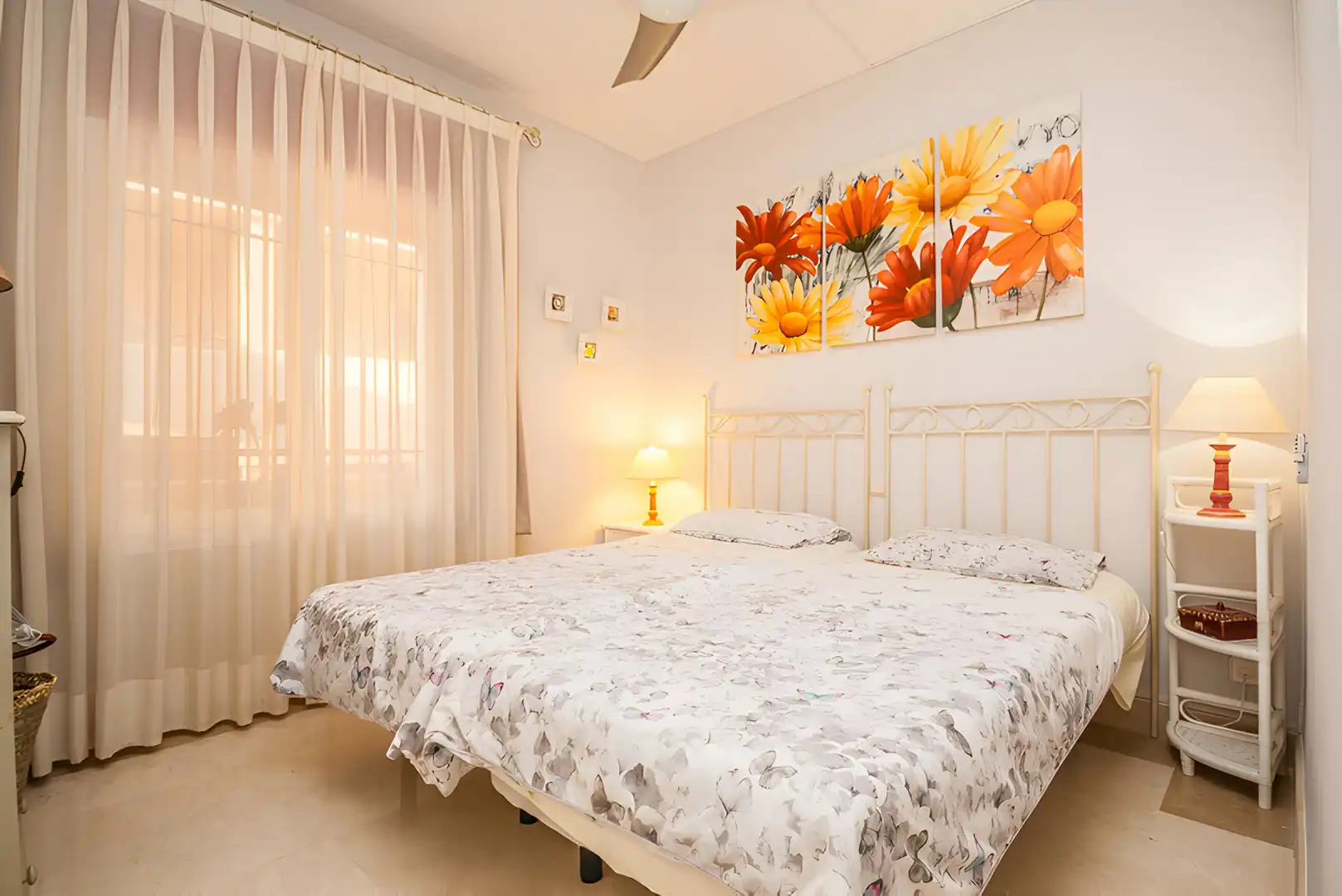 Habitación de Apartamento en venta en Marbella con Aire acondicionado, Terraza y Piscina