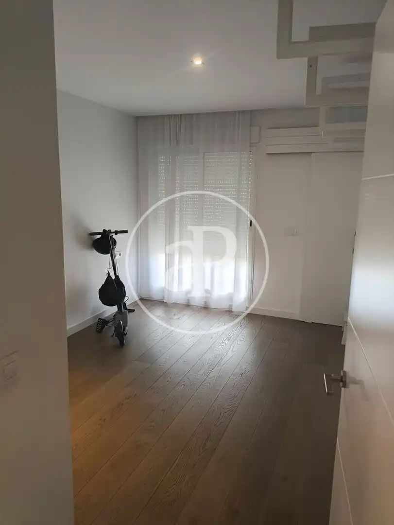 Habitación de Piso de alquiler en Valencia con Aire acondicionado, Terraza y Trastero