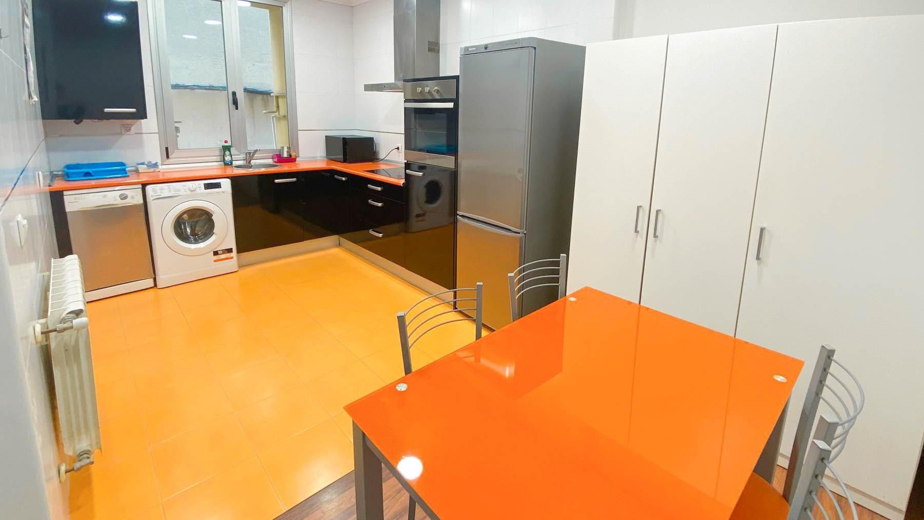 Kitchen of Flat to rent in Santander  with Heating and Furnished