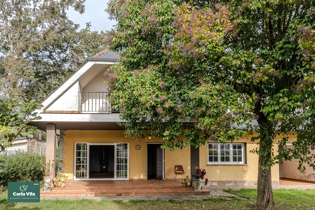 Vista exterior de Casa o chalet en venta en Lugo con Calefacción, Jardín privado y Parquet