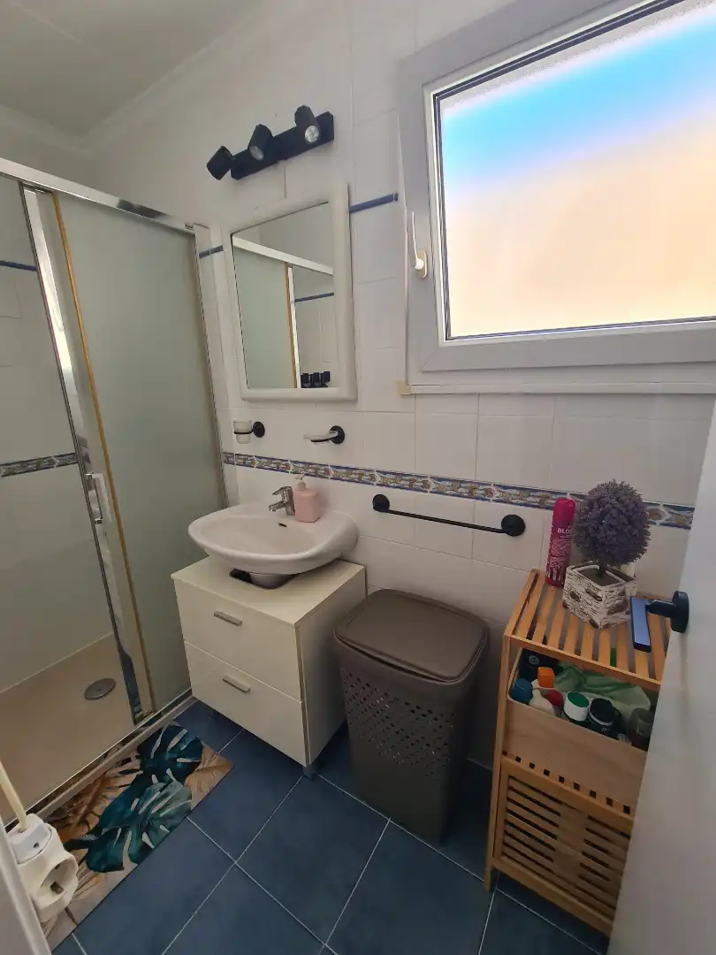 Bathroom of Flat for sale in Vinaròs  with Air Conditioner, Heating and Storage room